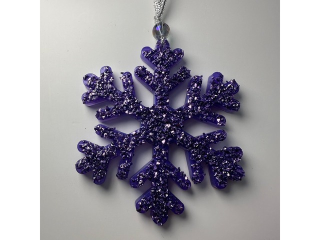 Ялинкова іграшка з епоксидної смоли *Сніжинка*.