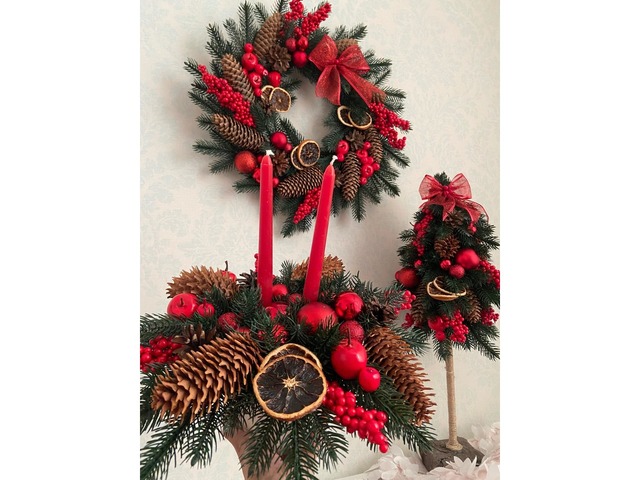 Новогодний рождественский набор венок, елка на высокой ножке и подсвечник