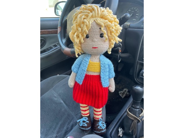 Лялька Зоя вʼязана