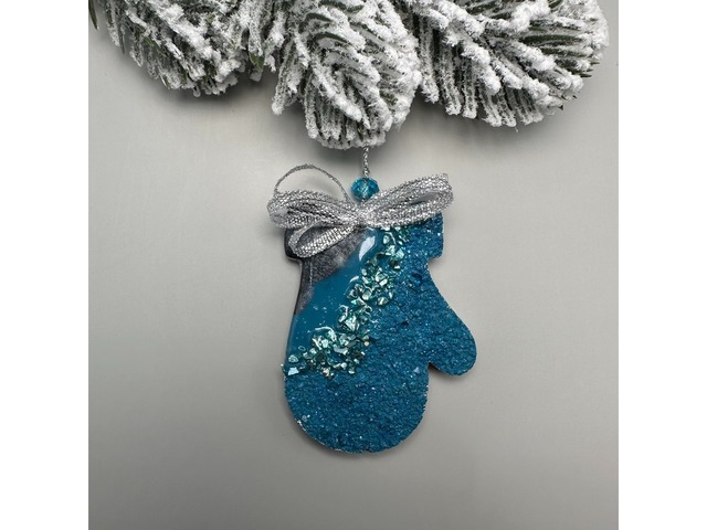 Набір новорічних прикрас на ялинку з епоксидної смоли.