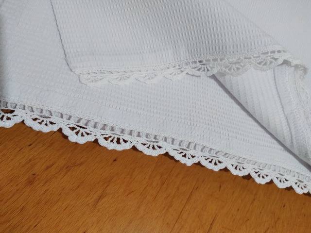 Полотенце вафельное с ажурной каймой