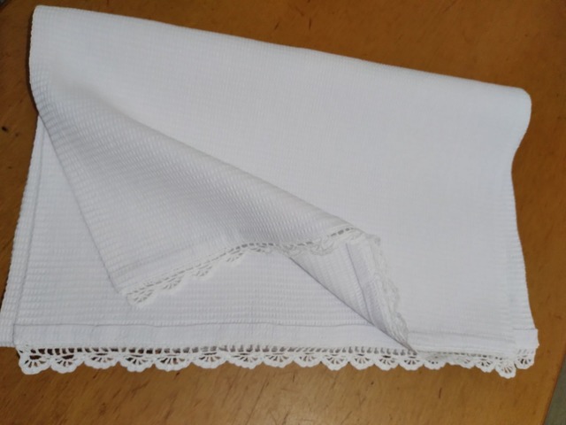 Полотенце вафельное с ажурной каймой