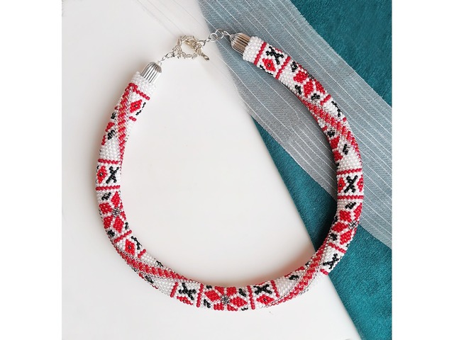 Прикраса із бісеру кольє-джгут "Традиція"