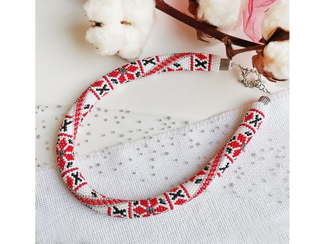 Прикраса із бісеру кольє-джгут "Традиція"