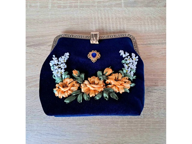 Сумка жіноча з вишивкою стрічками для подарунка