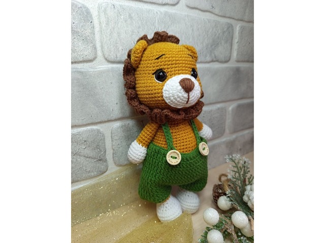 Лев у штанцях, ручна робота, м'яка іграшка