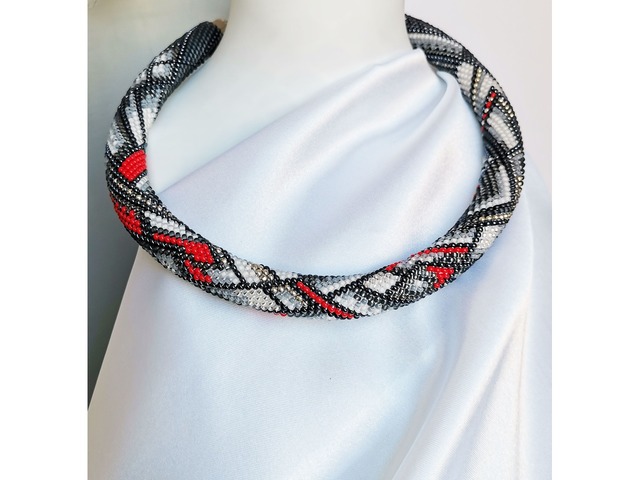 Прикраса із бісеру кольє-джгут "Шепіт полум'я"