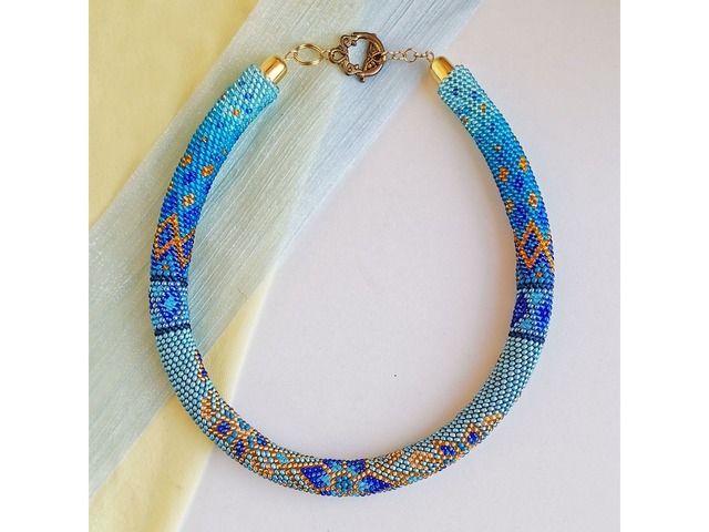 Прикраса із бісеру кольє-джгут "Вишуканність"