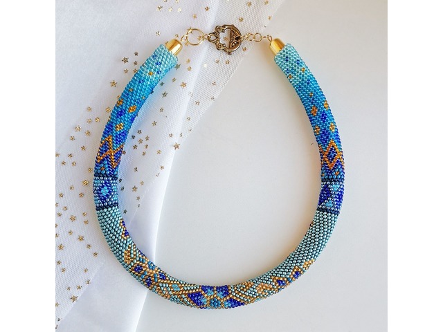 Прикраса із бісеру кольє-джгут "Вишуканність"