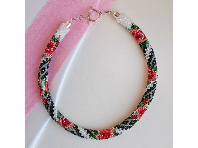 Прикраса із бісеру кольє-джгут "Берегиня"