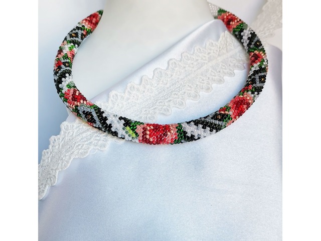 Прикраса із бісеру кольє-джгут "Берегиня"