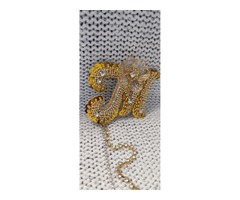 Брошка-ініціал-літера.