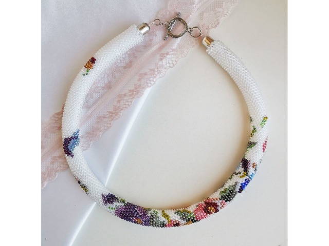 Прикраса із бісеру кольє-джгут "Польовий букет"