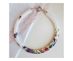 Прикраса із бісеру кольє-джгут 