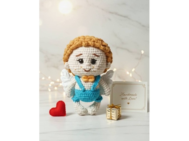 В’язаний янголятко ручної роботи