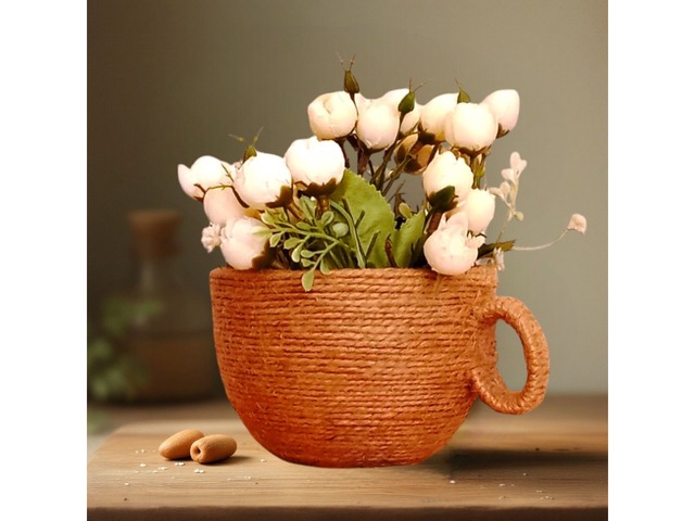 Ваза для квітів у вигляді чашки – милий і стильний елемент для вашого дому