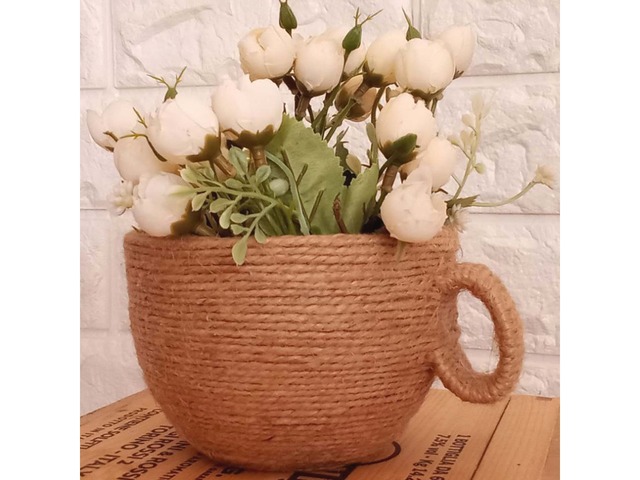 Ваза для квітів у вигляді чашки – милий і стильний елемент для вашого дому