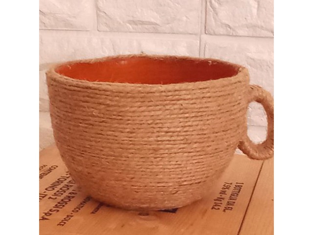 Ваза для квітів у вигляді чашки – милий і стильний елемент для вашого дому