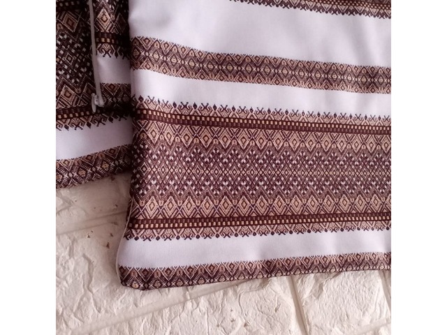 Декоративна наволочка "Віолетта" 40×40 см в українському стилі