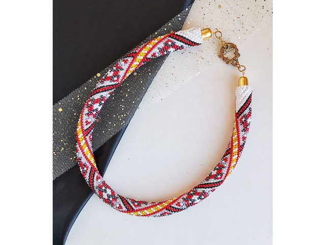 Прикраса із бісеру кольє-джгут "Захоплення"