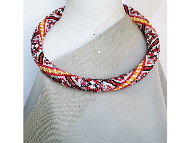 Прикраса із бісеру кольє-джгут "Захоплення"