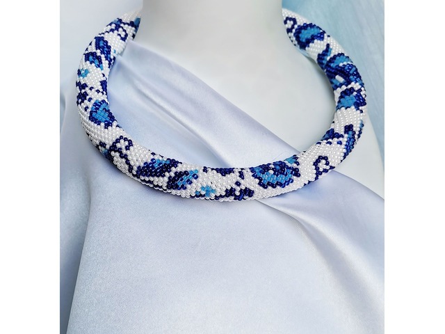 Прикраса із бісеру кольє-джгут "Морозна квітка"