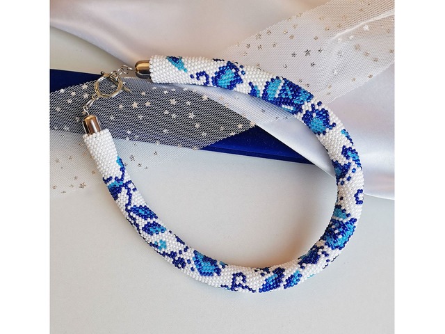 Прикраса із бісеру кольє-джгут "Морозна квітка"