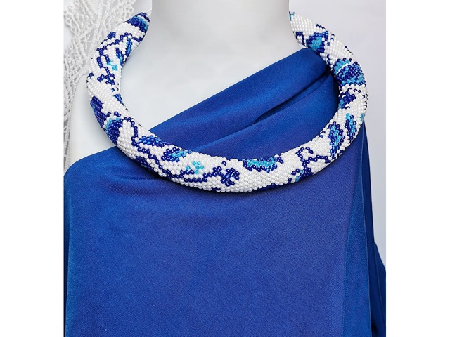 Прикраса із бісеру кольє-джгут "Морозна квітка"