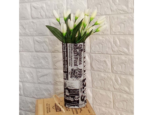 Декоративна ваза «Стара газета»