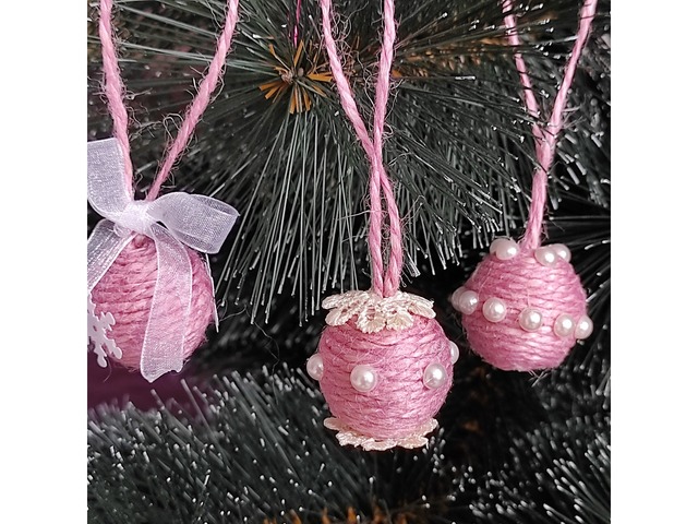 Набір новорічних куль із джутового рожевого шпагату