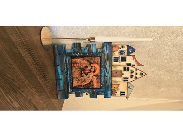 Ключниця з будиночками