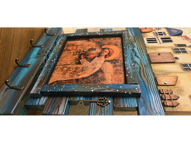 Ключниця з будиночками