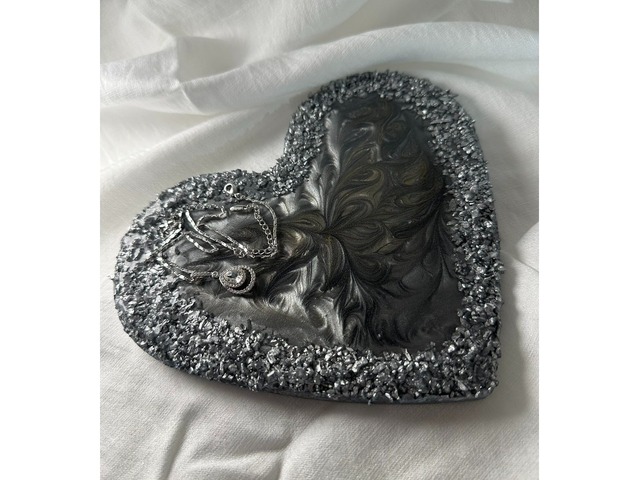 Декоративна підставка *Серце* з епоксидної смоли для прикрас, свічок.