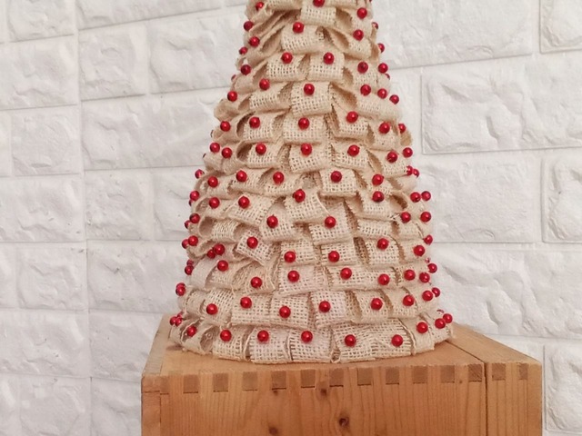 Міні новорічна ялинка – сувенір та декор