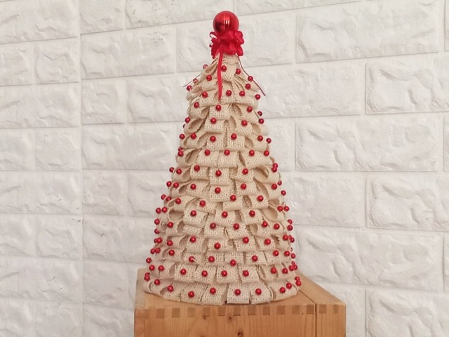 Міні новорічна ялинка – сувенір та декор