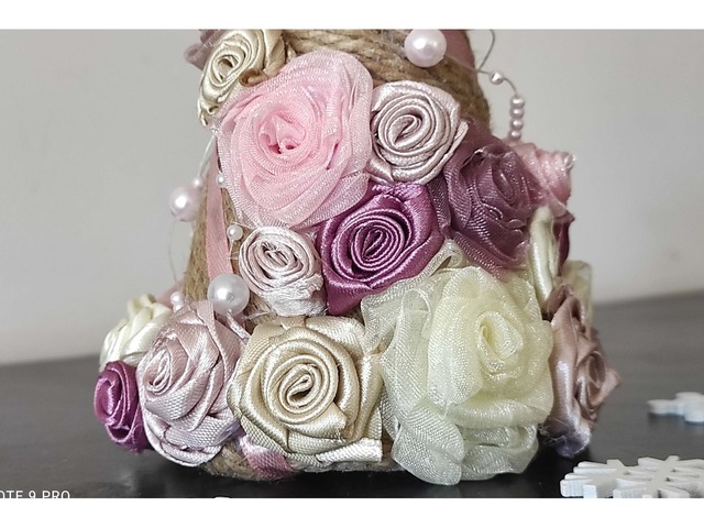 Маленька сувенірна настільна ялинка