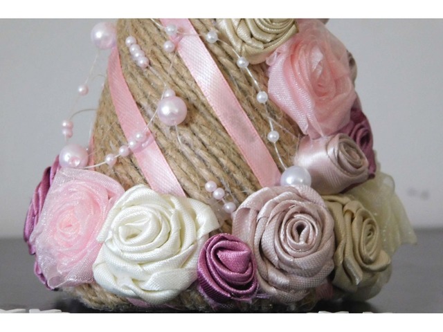 Маленька сувенірна настільна ялинка