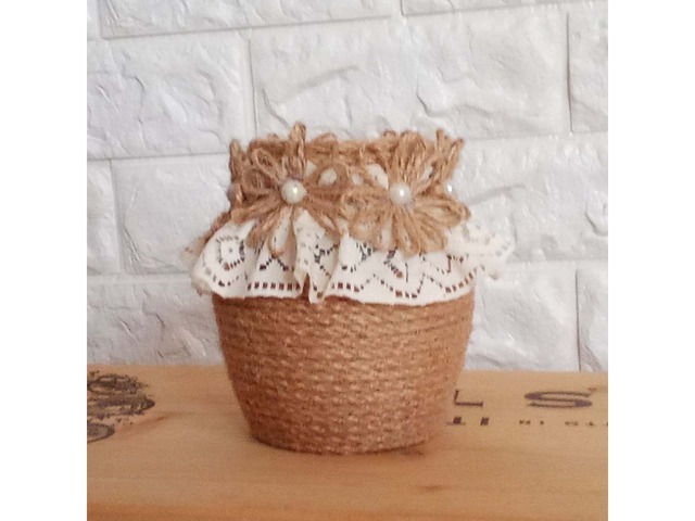 Мила вазочка для квітів