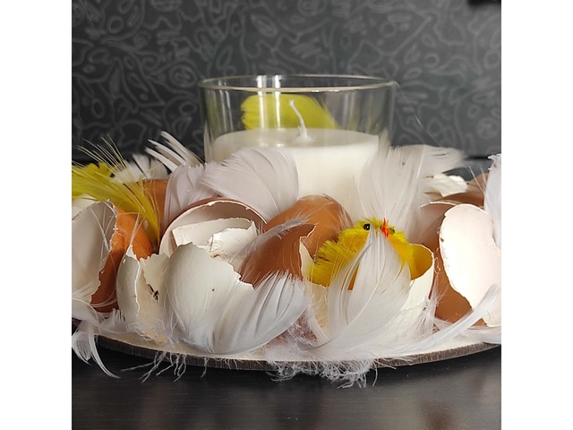 Великодній підсвічник ручної роботи з яєчної шкаралупи та декором, діаметр 20 см