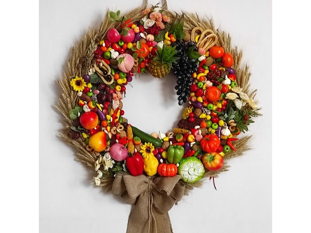 Український фруктово-овочевий вінок у стилі рустик – настінний декор ручної роботи