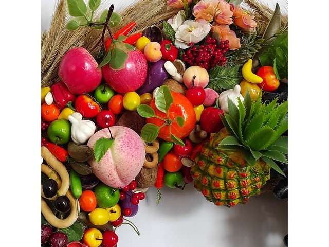 Український фруктово-овочевий вінок у стилі рустик – настінний декор ручної роботи