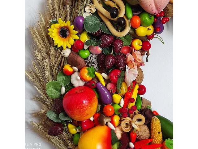 Український фруктово-овочевий вінок у стилі рустик – настінний декор ручної роботи