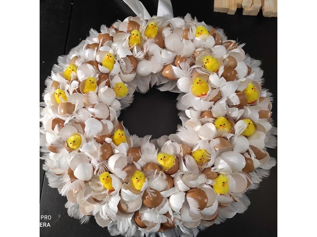 Пасхальний вінок на двері – оригінальний подарунок до Великодня