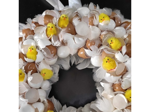 Пасхальний вінок на двері – оригінальний подарунок до Великодня