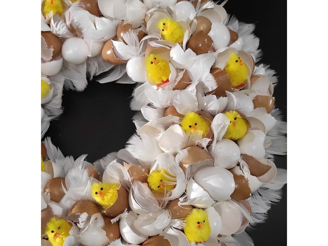 Пасхальний вінок на двері – оригінальний подарунок до Великодня