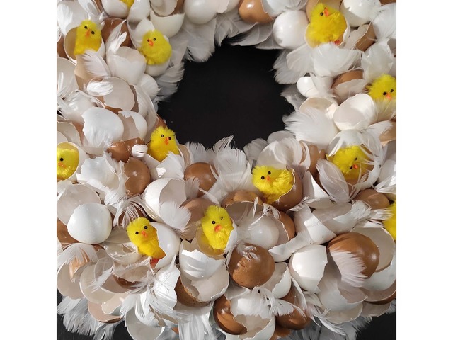 Пасхальний вінок на двері – оригінальний подарунок до Великодня