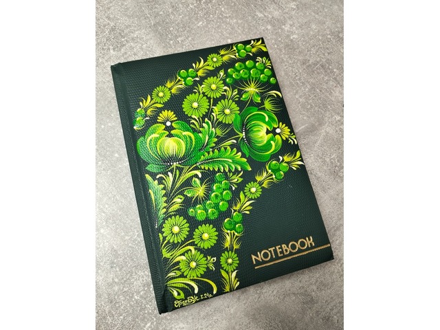 Блокнот з авторським розписом палітурки у стилі петриківського розпису