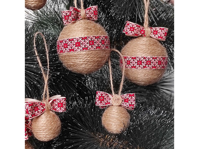 Новорічні іграшки в українському стилі — набір оригінальних ялинкових кульок (6 шт).