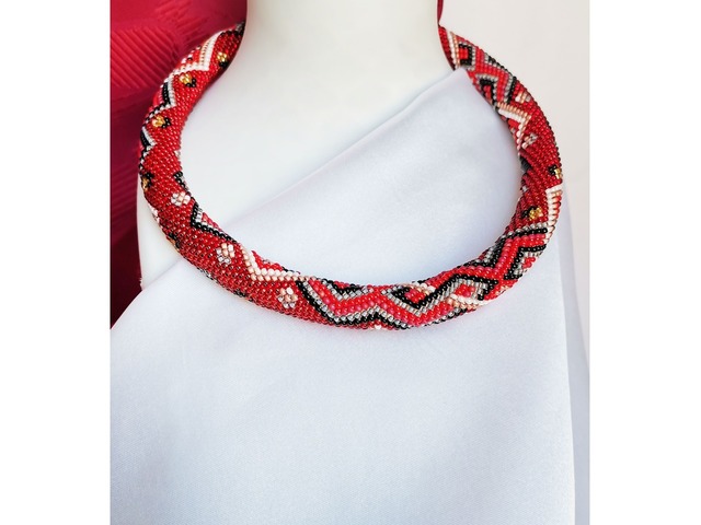 Прикраса із бісеру кольє-джгут "Рубіновий шарм"