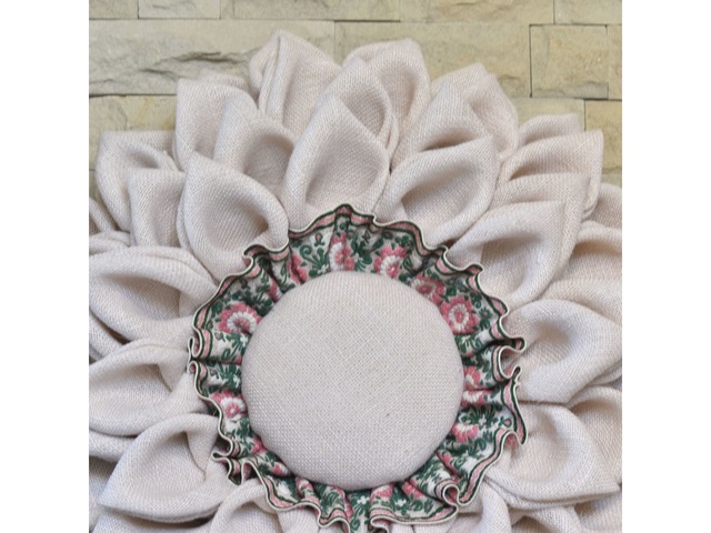 Декоративний вінок з білої мішковини у стилі рустик/прованс, діаметр 52 см